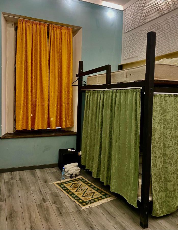 Communication Hostel Batumi Ngoại thất bức ảnh