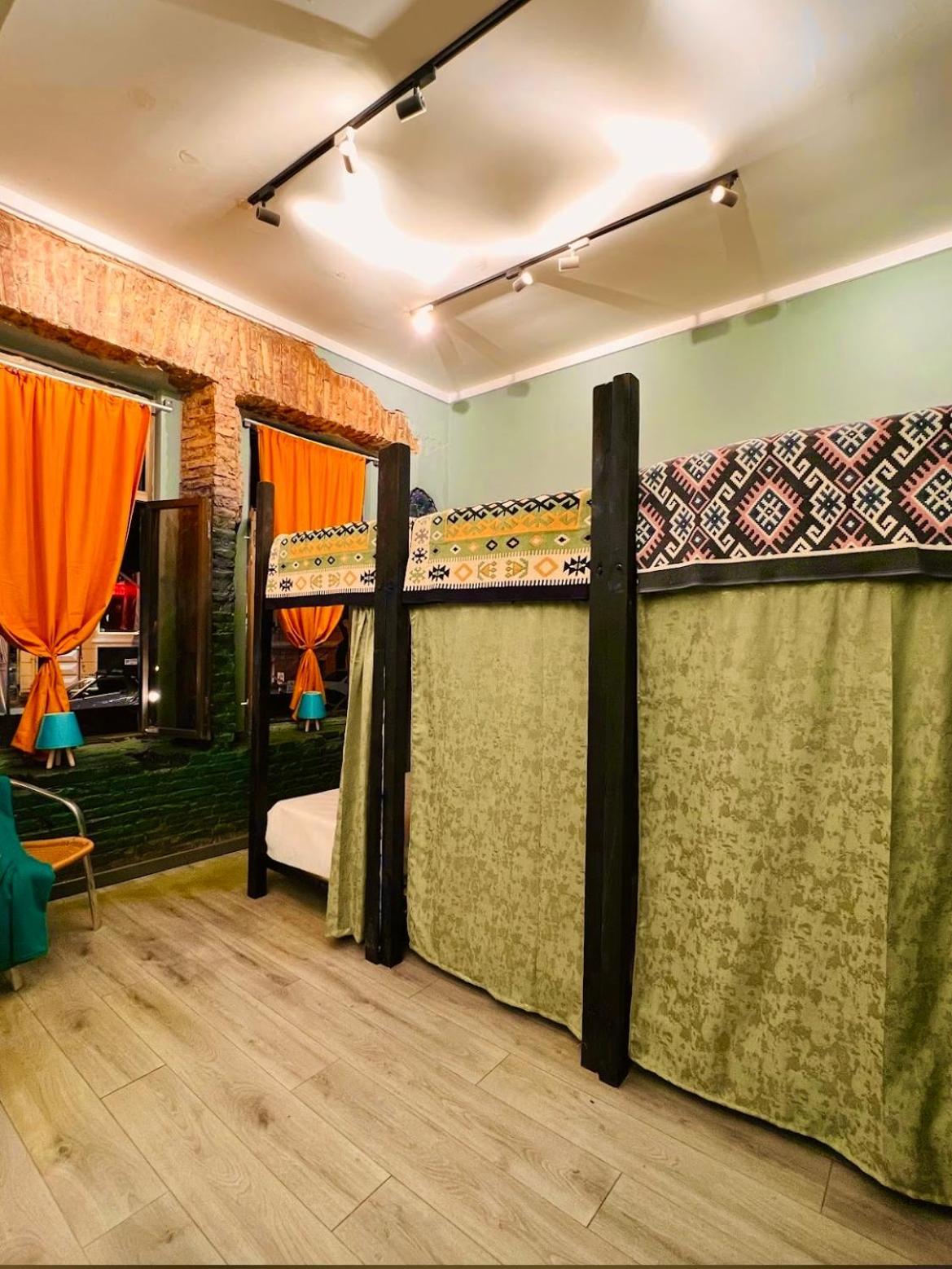Communication Hostel Batumi Ngoại thất bức ảnh